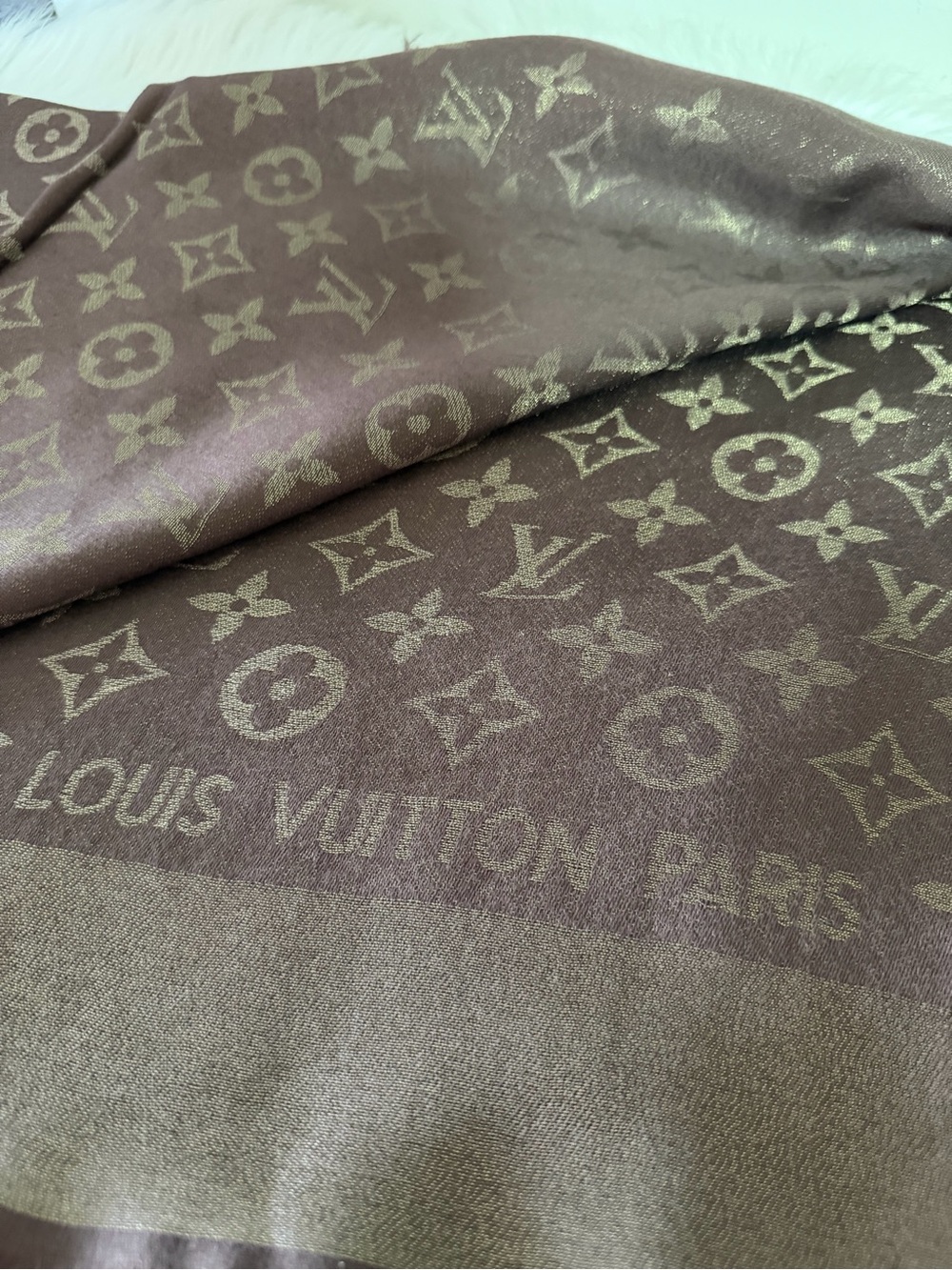 Louis Vuitton Monogram Shawl Scarf in Brown and Gold. - Picture 6 of 11